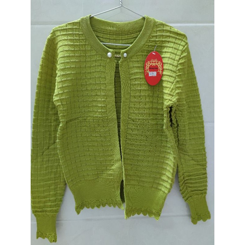 Áo khoác len nữ nút ngọc sọc gân