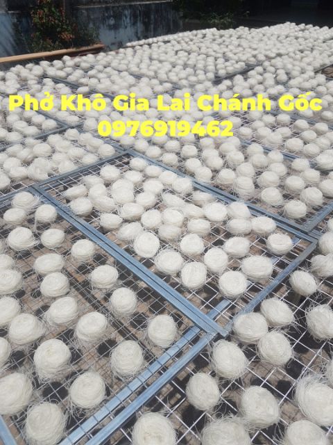 1 KG PHỞ KHÔ GIA LAI - CHÁNH GỐC - DẠNG CUỘN | BigBuy360 - bigbuy360.vn