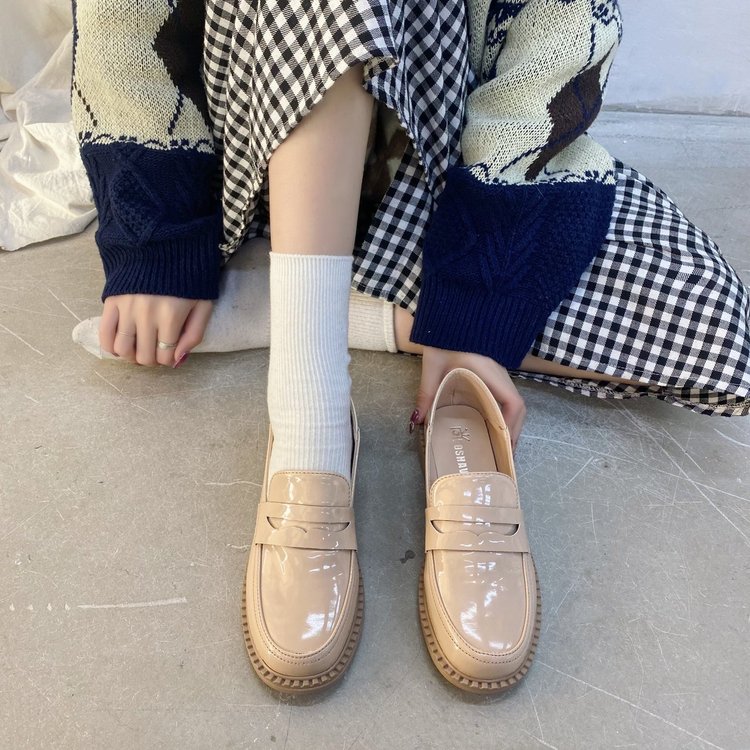 Giày lười da bóng phong cách xinh xắn cho nữ | BigBuy360 - bigbuy360.vn