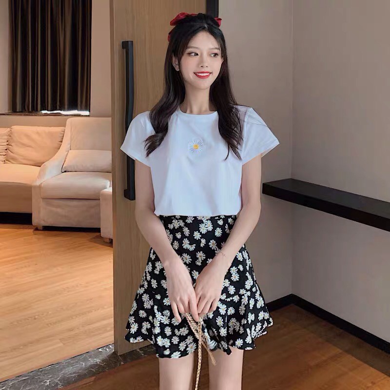 SET BỘ CÚC HOẠ MI CHÂN VÁY VÀ ÁO THUN DAISY TRẮNG ĐEN ULZZANG - CHÂN VÁY ĐUÔI CÁ NGẮN HOA CÚC XOÈ MÀU ĐEN HOT | BigBuy360 - bigbuy360.vn