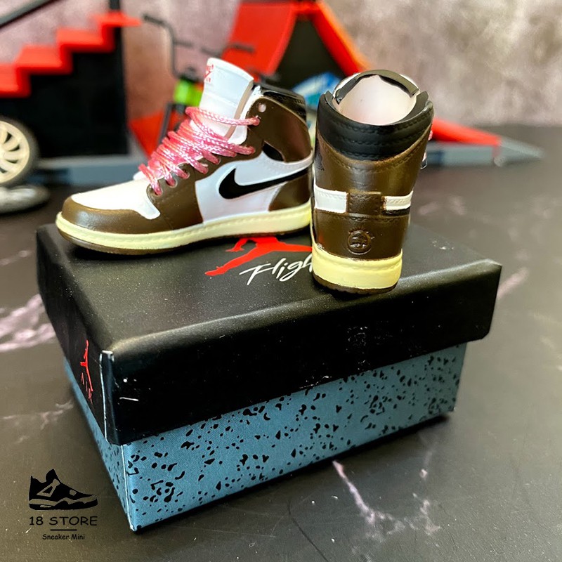 Móc khóa giày Jordan Travis Scots - Mô hình giày Sneaker Mini tỷ lệ 1/6