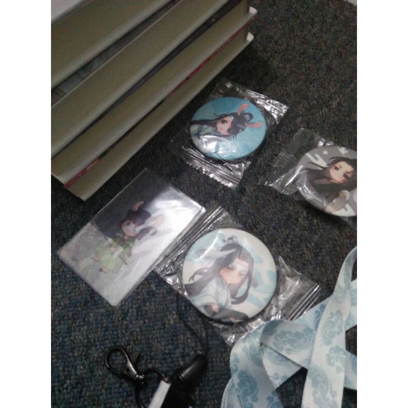 set huy hiệu+ bookmark mđst