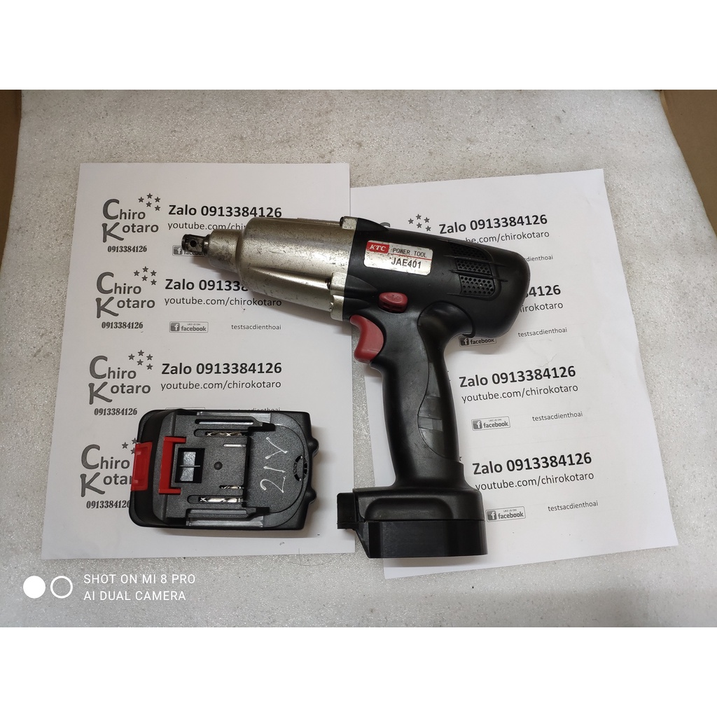 Đế chuyển chân khoan, vit KTC JAE401 18V dạng đút sang dùng pin cài Makita LXT