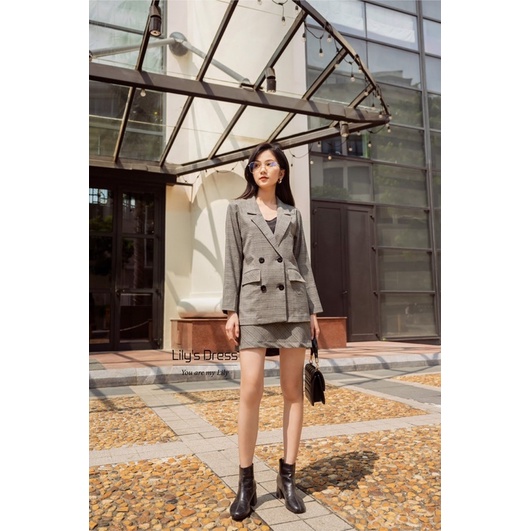 Blazer 4 cúc dáng ngắn ghi tối + Chân váy ghi tối