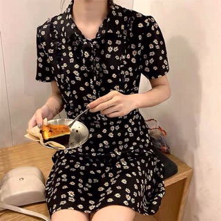 Váy đen hoa cúc nơ cổ HuynA