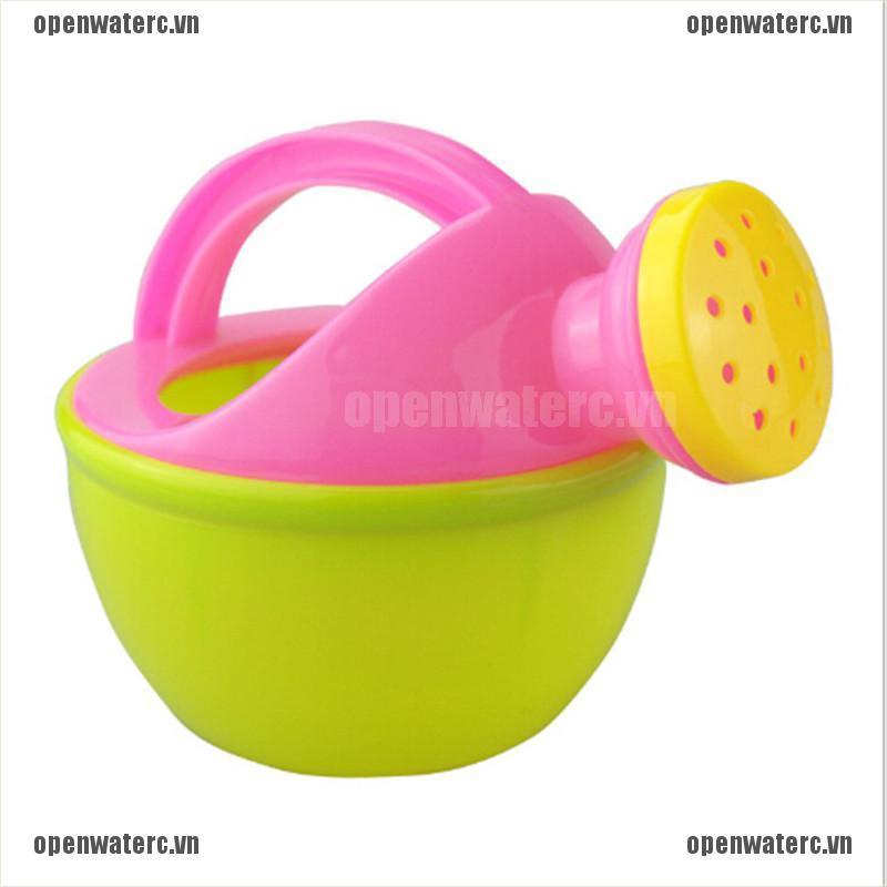Bình Tưới Cây Bằng Nhựa Cho Bé Chơi Khi Đi Biển