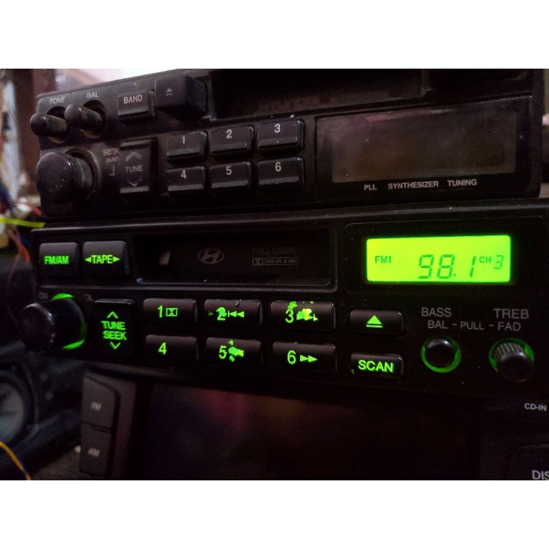 Đầu Radio Tape Huyndai, loại 1 din, đã qua sử dụng, lắp chung cho tất các hãng xe.
