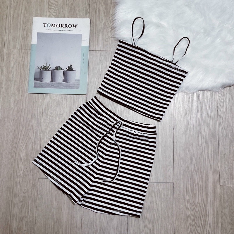 Set Bộ Đồ sọc áo  hai dây body sẽy kèm quần đùi, co dãn 🍭🍭🍭u | BigBuy360 - bigbuy360.vn