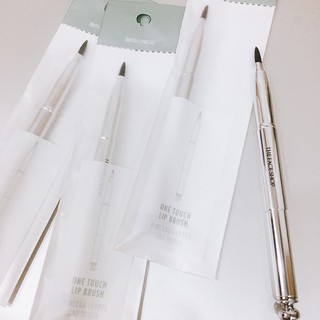 Cọ môi TFS One Touch Lip Brush