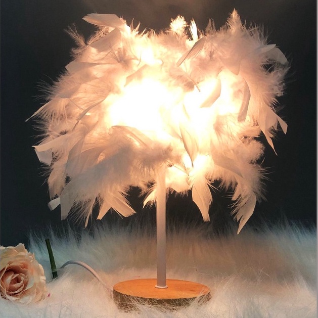 Đèn ngủ lông vũ trang trí phong cách bắc âu