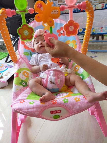 GHẾ RUNG cho bé CÓ NHẠC - BẬP BÊNH Ibaby