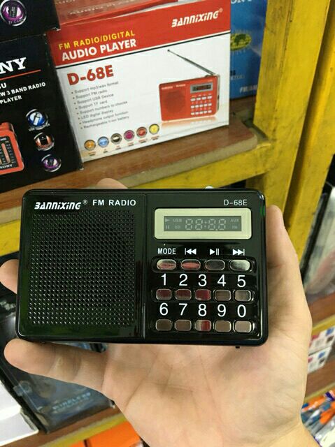 [Mã ELHACE giảm 4% đơn 300K] Đài FM radio D-68E BH 6 tháng lỗi đổi mới