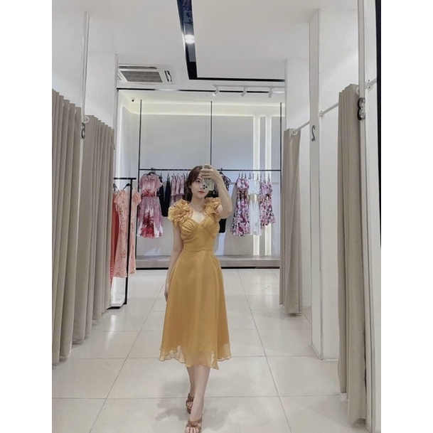 NEVA newtag đầm vàng Neva còn nguyên tag size M/L
