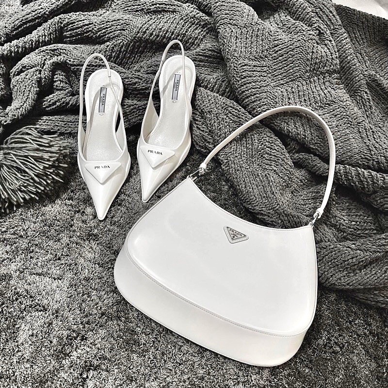 Giày sandal nữ cao gót nhú prada mũi nhọn da bóng(fullbox x bill túi)