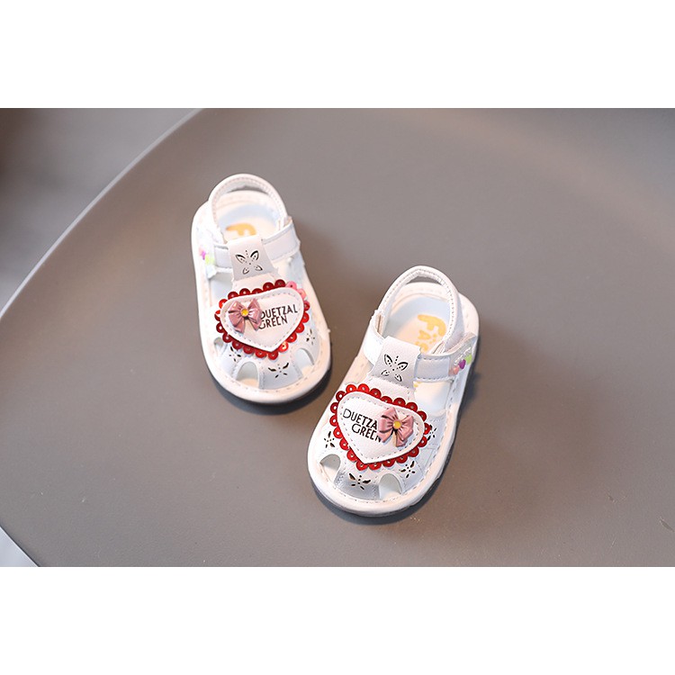 sandal giọ tập đi bé gái size 15-19 tim crecn đèn led