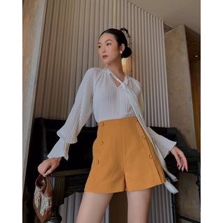 Quần short vàng khuy dọc cạp cao -HBQS32