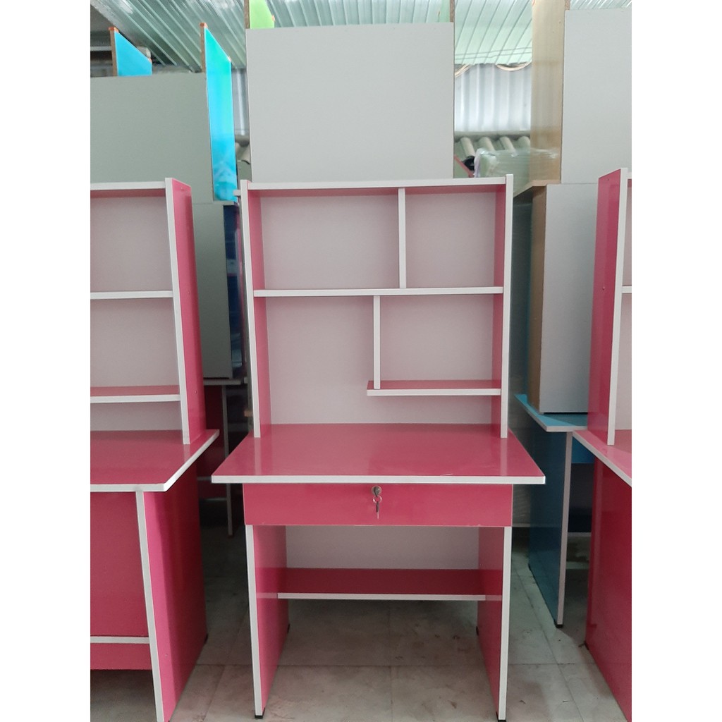bàn học sinh ván ép màu hồng cho bé gái. bàn học sinh ván ép màu xanh dương cho bé trai | BigBuy360 - bigbuy360.vn