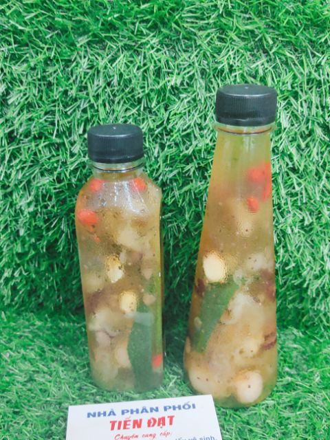 Chai nhựa tam giác nắp đen 330ml kèm nắp | BigBuy360 - bigbuy360.vn