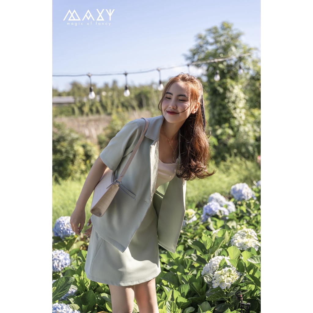 Áo blazer nữ ngắn tay có túi màu xanh Trendy short blazer Maxy Workshop