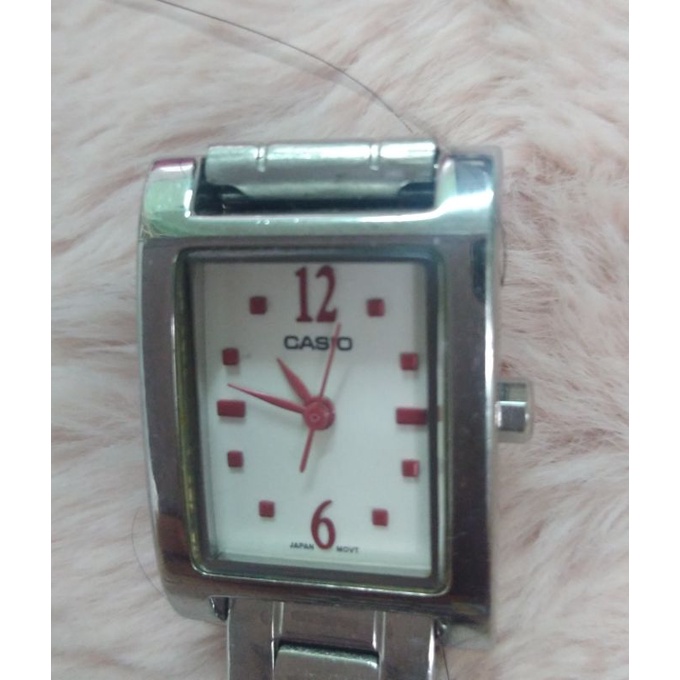 Đồng hồ nữ hiệu casio