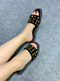 Dép đệp quai lông gắn charm