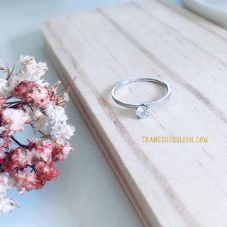 Nhẫn titan đính đá bản mảnh màu bạc