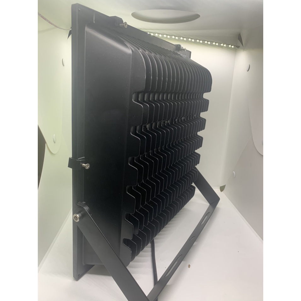 ĐÈN PHA LED 100W 200W  IP66  SIÊU SÁNG