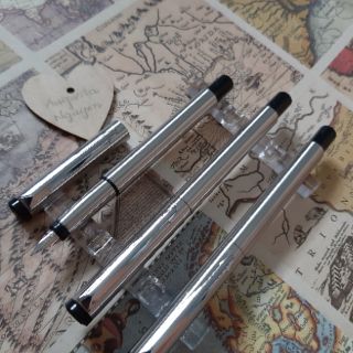 Bút máy Parker Vector thân thép