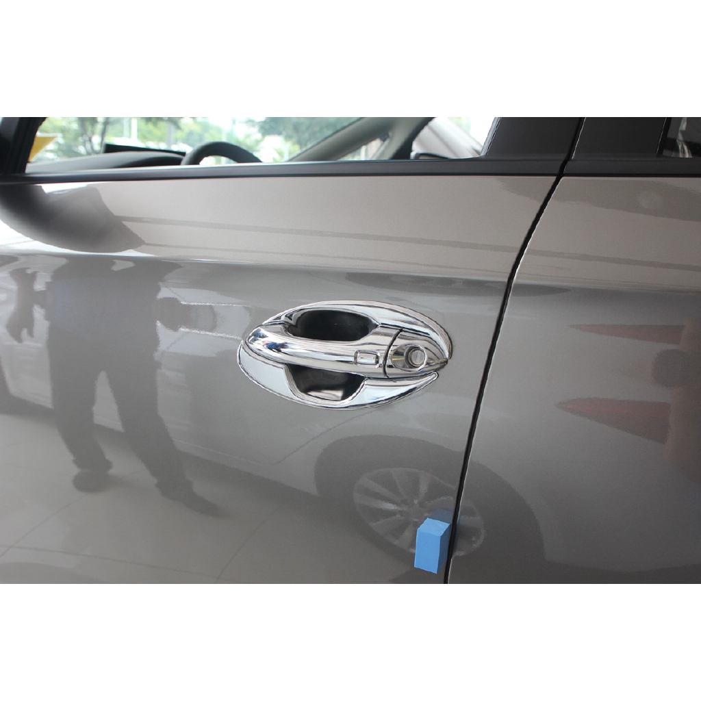 Ốp hõm cửa Kia Rondo
