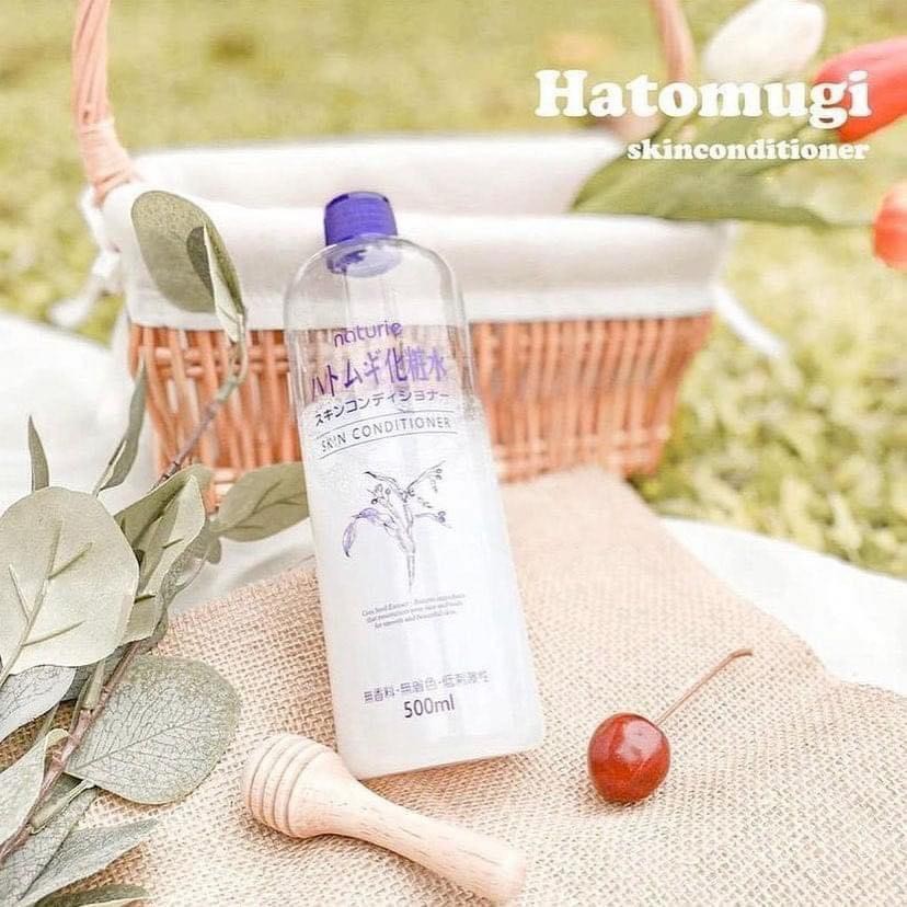 Nước hoa hồng ý dĩ Naturie Hatomugi Nhật 500ml