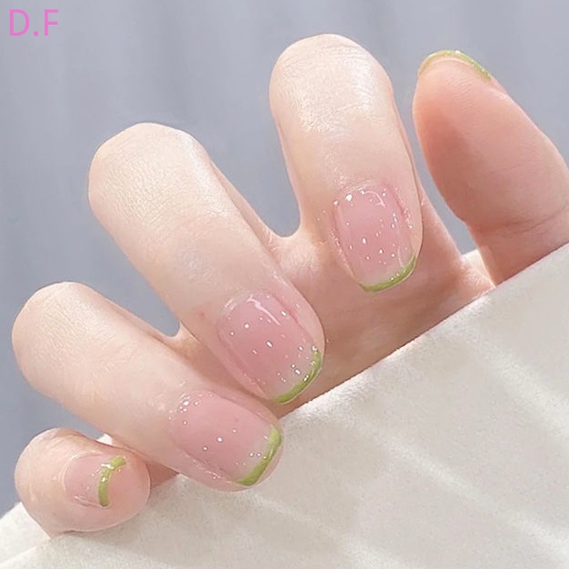 Bộ Sơn Móng Tay Màu Nude Và Gel Trong Suốt Thời Trang Mùa Hè