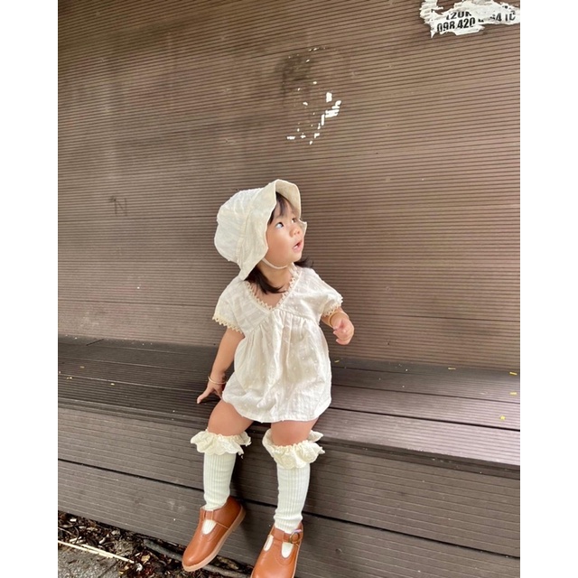 Set đũi gạo cổ chữ v em bé + nón nanci room