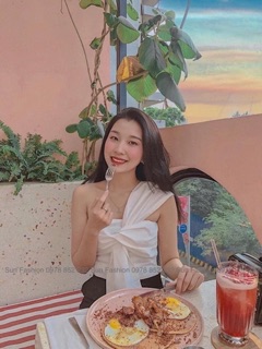 Áo croptop lệch vai