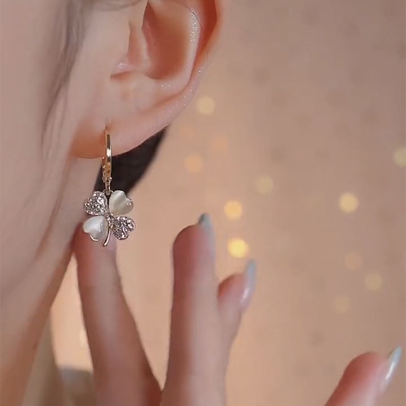 Khuyên Tai Hình Cỏ Bốn Lá Đính Đá Opal 2022