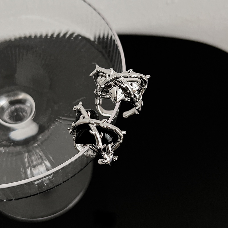 Nhẫn Hở Hình Trái Tim Màu Tối Thời Trang Cá Tính Cao Cấp