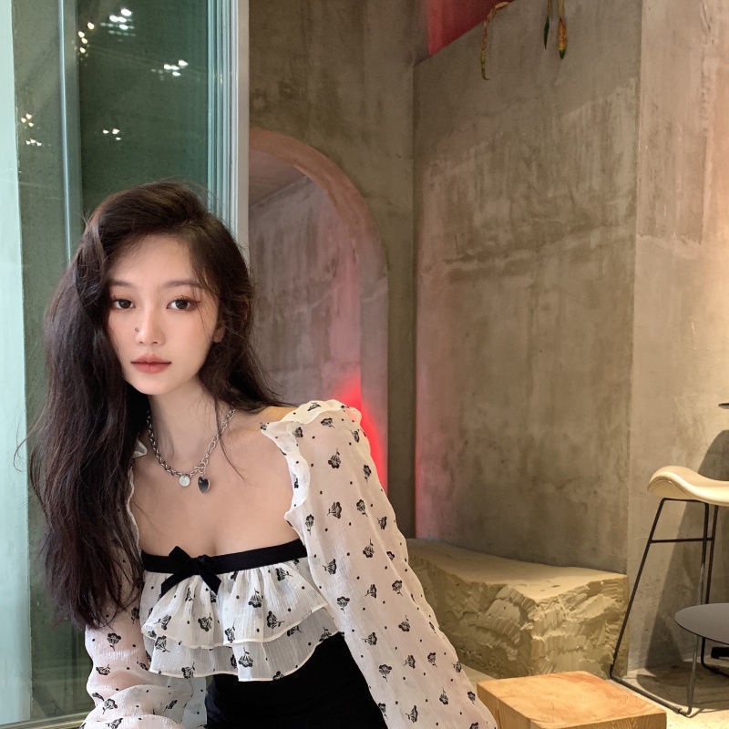 Đầm đen tay dài phối bèo nhún đính nơ phong cách Pháp thời trang mùa thu mới 2021