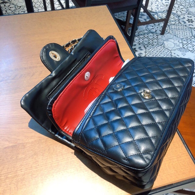Túi đeo chéo nữ thêu ô lót đỏ nhiều ngăn size to đựng nhiều đồ | BigBuy360 - bigbuy360.vn