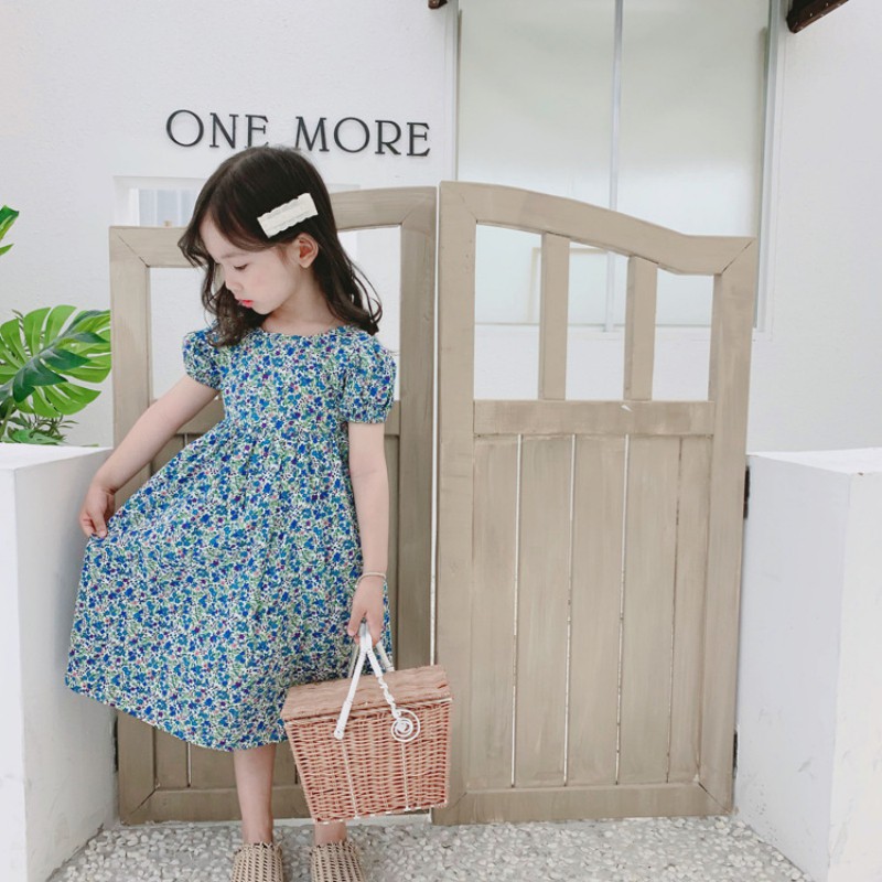 Đầm hoa thiết kế hở lưng xinh xắn cho bé gái