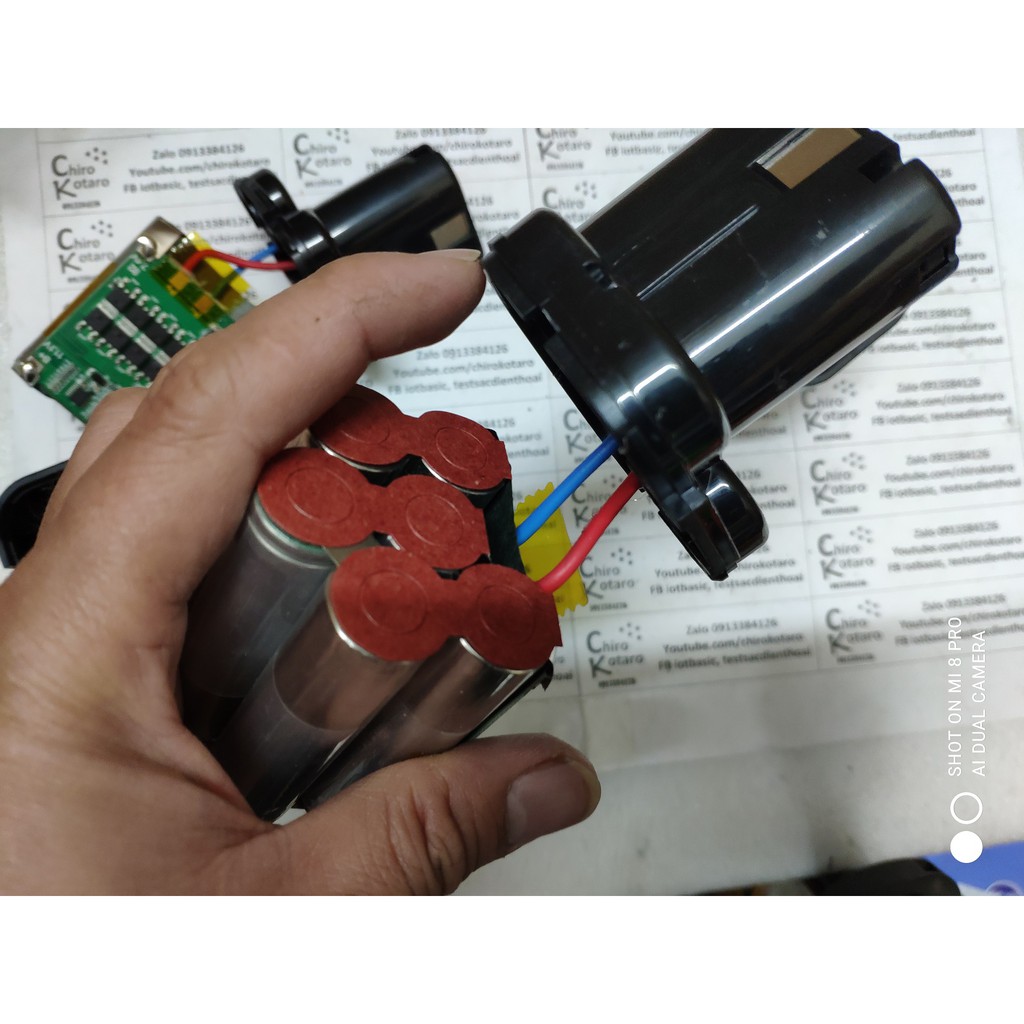 [DIY] Bộ pin Hitachi 12V thay thế cho các máy khoan,vit Hitachi pin NiCD, NiMH đút