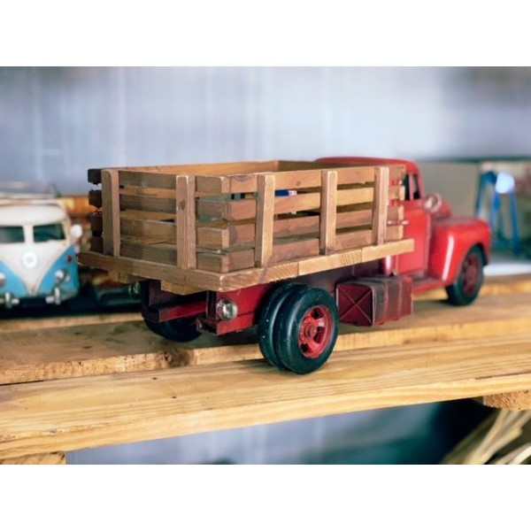 Mô hình xe tải thùng gỗ cổ điển