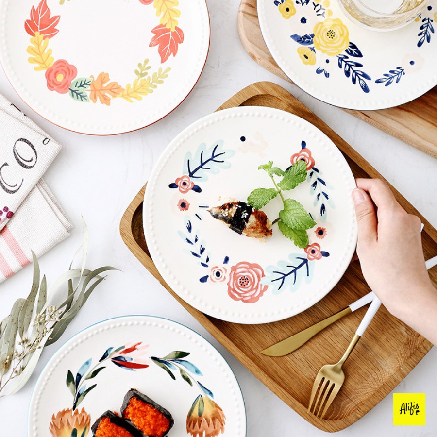 Đĩa tròn bằng sứ họa tiết hoa lá bắt mắt – Dùng cho bàn ăn và decor [Hàng sẵn]
