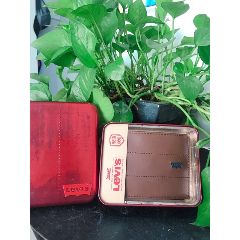 Ví da nam Levis chuẩn Auth