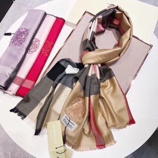 Khăn choàng burberry