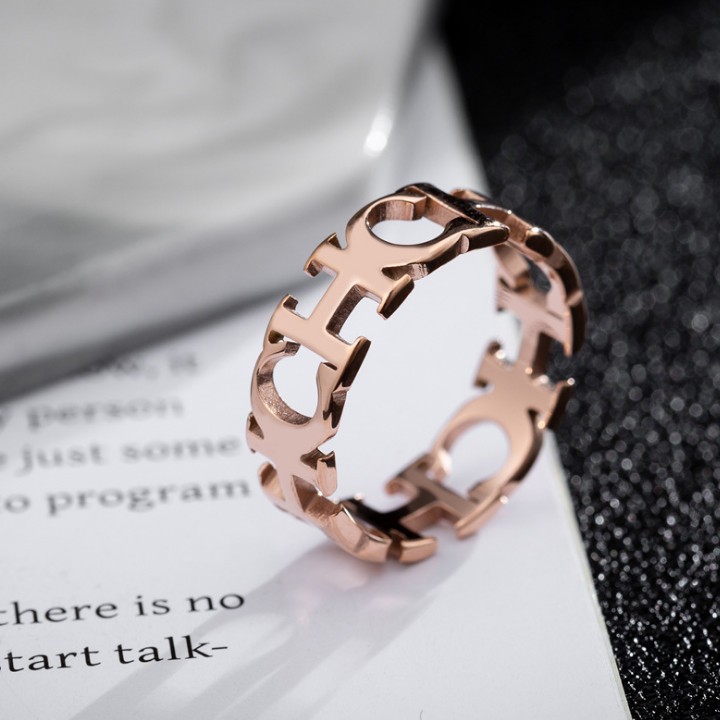 Nhẫn Chữ CH Titan Không Đen TT 1911