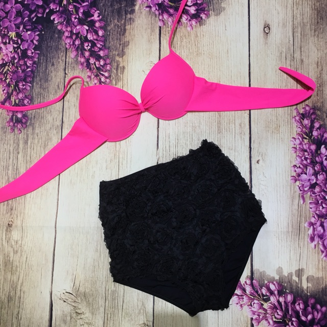 Bikini / bộ bơi 2 mảnh áo gọng đẩy cùng quần hoa hồng đen