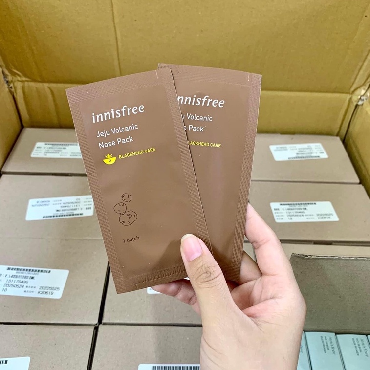 Miếng lột mụn đầu đen Innisfree Jeju Volcanic Nose Pac