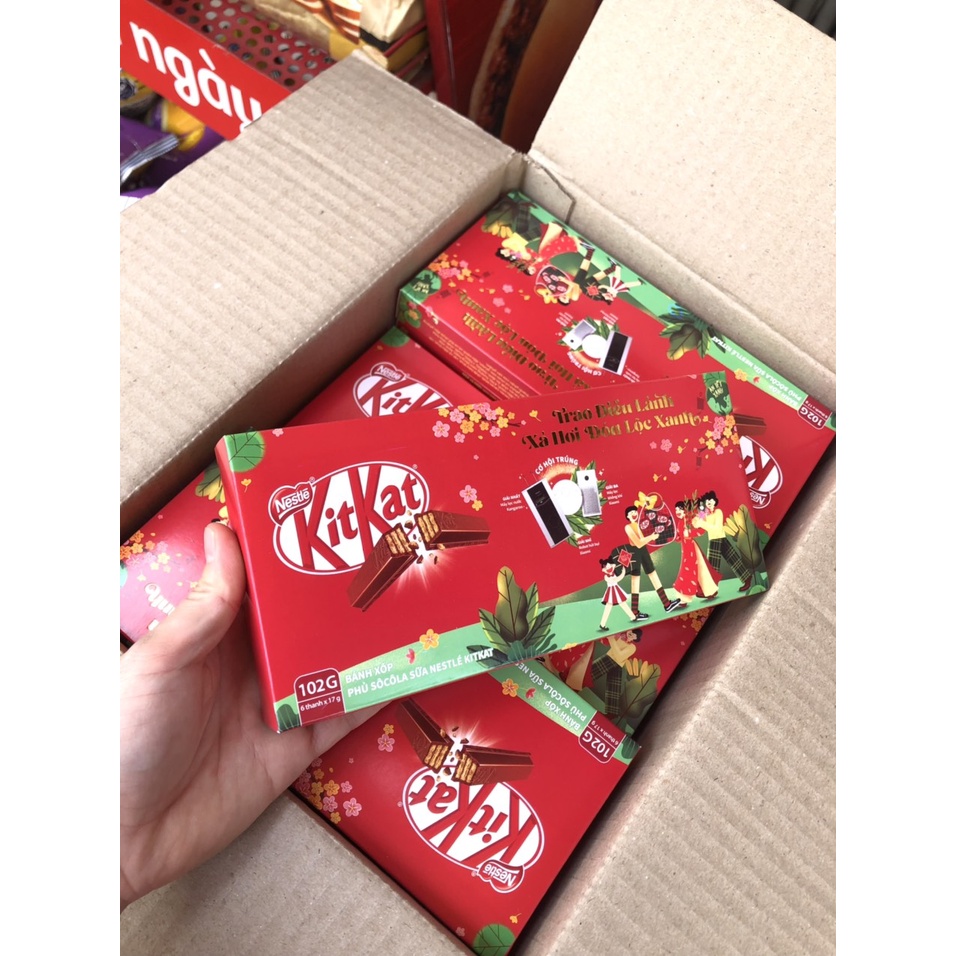(HÀNG TẾT 2022)_ BÁNH XỐP PHỦ SOCOLA KIKAT HỘP TẾT 102G