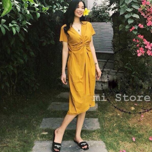 🎈 ĐẦM SUÔNG VÀNG XOẮN EO KÈM ẢNH THẬT