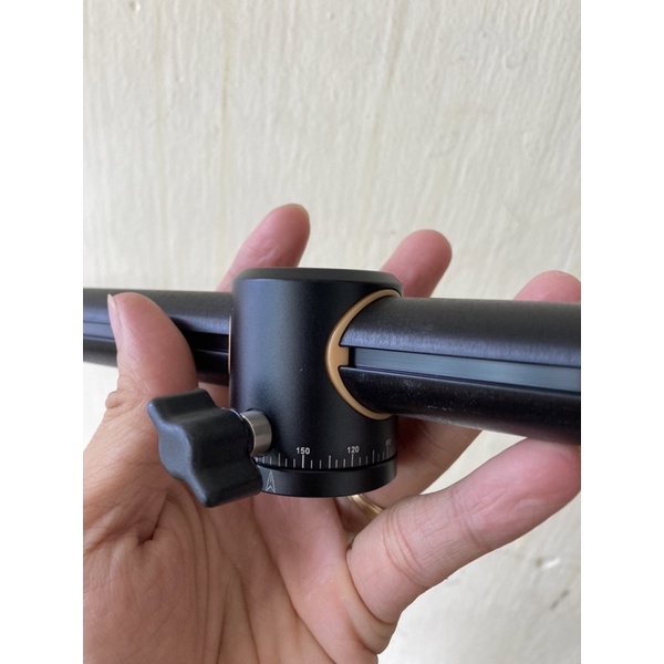 Thanh Boom chụp sản phẩm