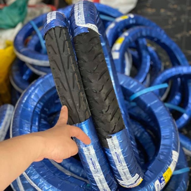 Vỏ xe máy Michelin size 60-70/90/17 Pilotstreet KHÔNG RUỘT